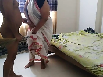 Thrilled Indian COUGAR gets wrecked by a stranger's stiff prick in a white saree