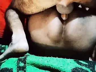 Step-sista with enormous bumpers gets poked hard and packed with steaming mayo