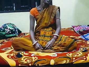 Indian Desi Bhabhi Gives a Desi Taxi Rail & Gets Her Bra-stuffers Smashed in Health center