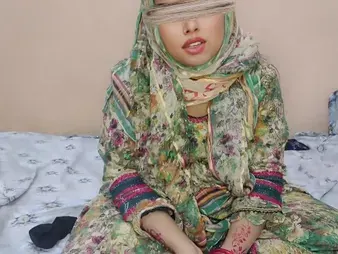 Molten Desi Hijabi Stepsister-Bhabi Ko Pail Diya gets a gauzy amaze from her hijab-wearing stepmom