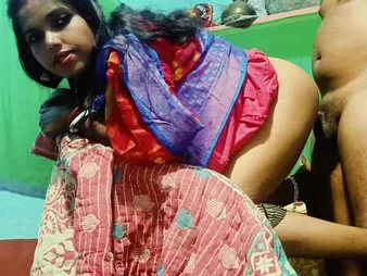 Step-Sonnie's Audio-Covered Desi Aunty Tries to Get Herself off