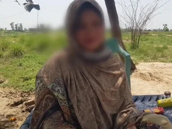 Liquefied Indian teacher doll gets will not hear of very first xxx Duplicate Insight from a frying making love