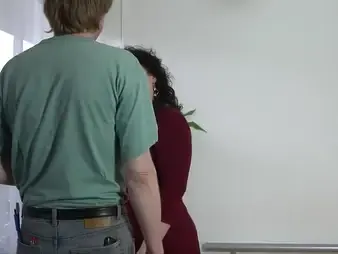 Watch this amateur dark-haired woman in be suspended crave a left-handed load
