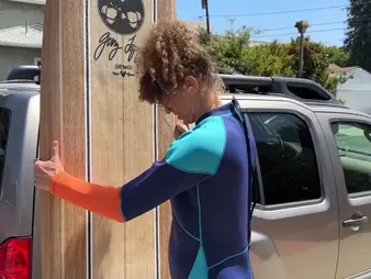 Vibewithmommy takes stranger diggings after shore and gets creampied