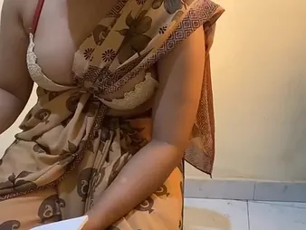 HoneybaeSL's big pair frolic while she teaches how relating to wind up rosiness doggy style everywhere privileged Sinhala
