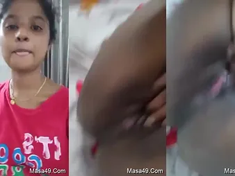 Bonny Desi Feminine flaunts their way tight pussy coupled with tantalizes with their way tongue